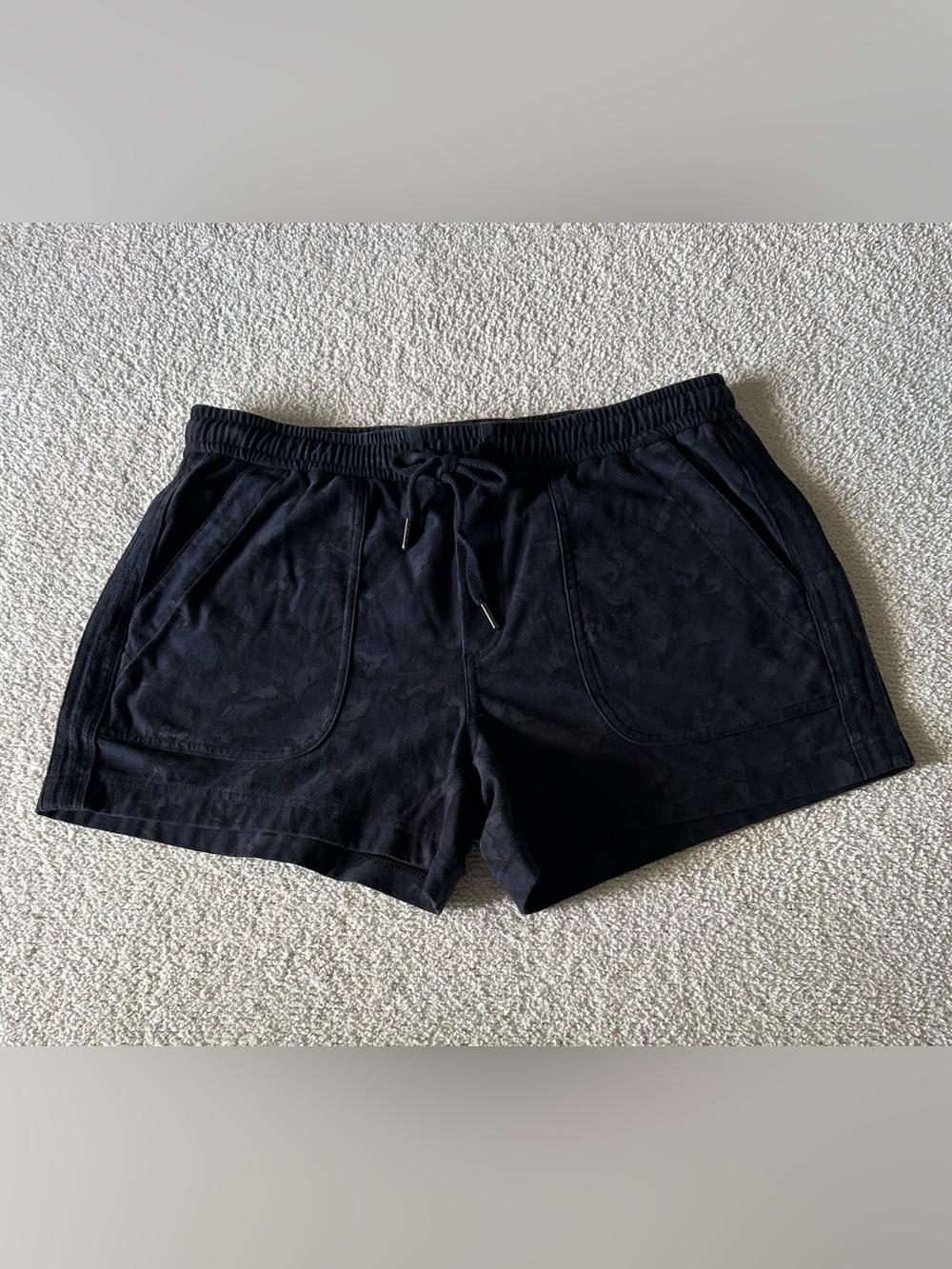 Athleta camo farallon Drawstring Casual Shorts